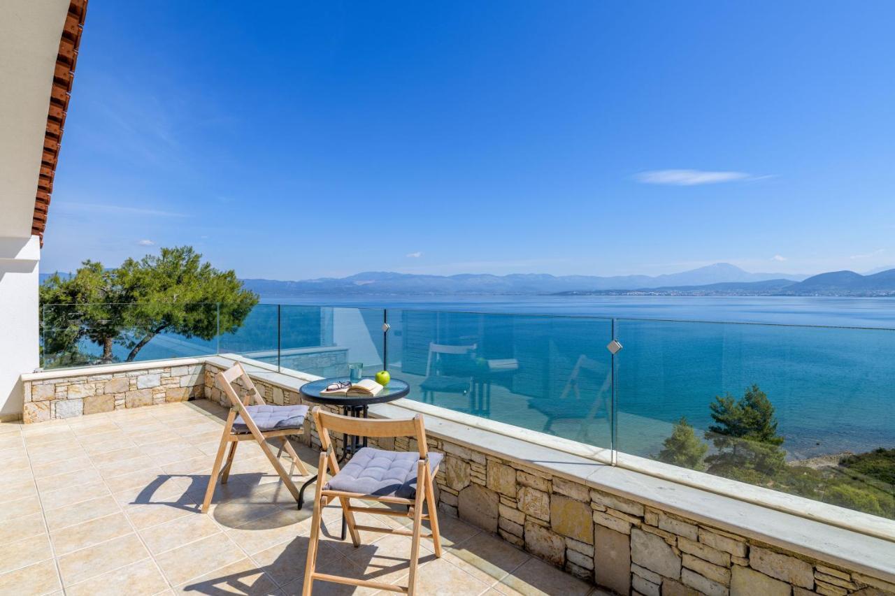 Crystal Beach Villa Chalkís Esterno foto