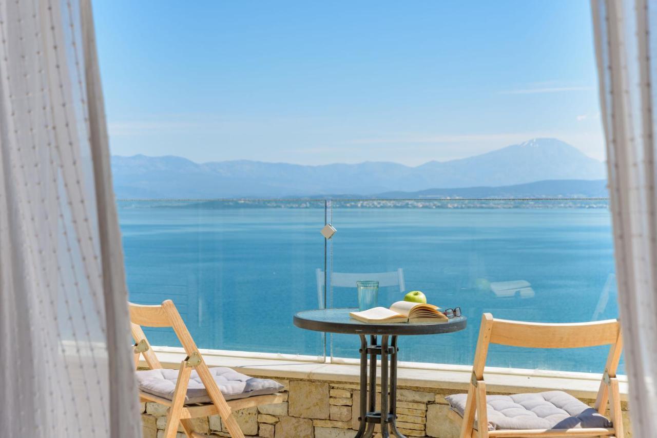 Crystal Beach Villa Chalkís Esterno foto