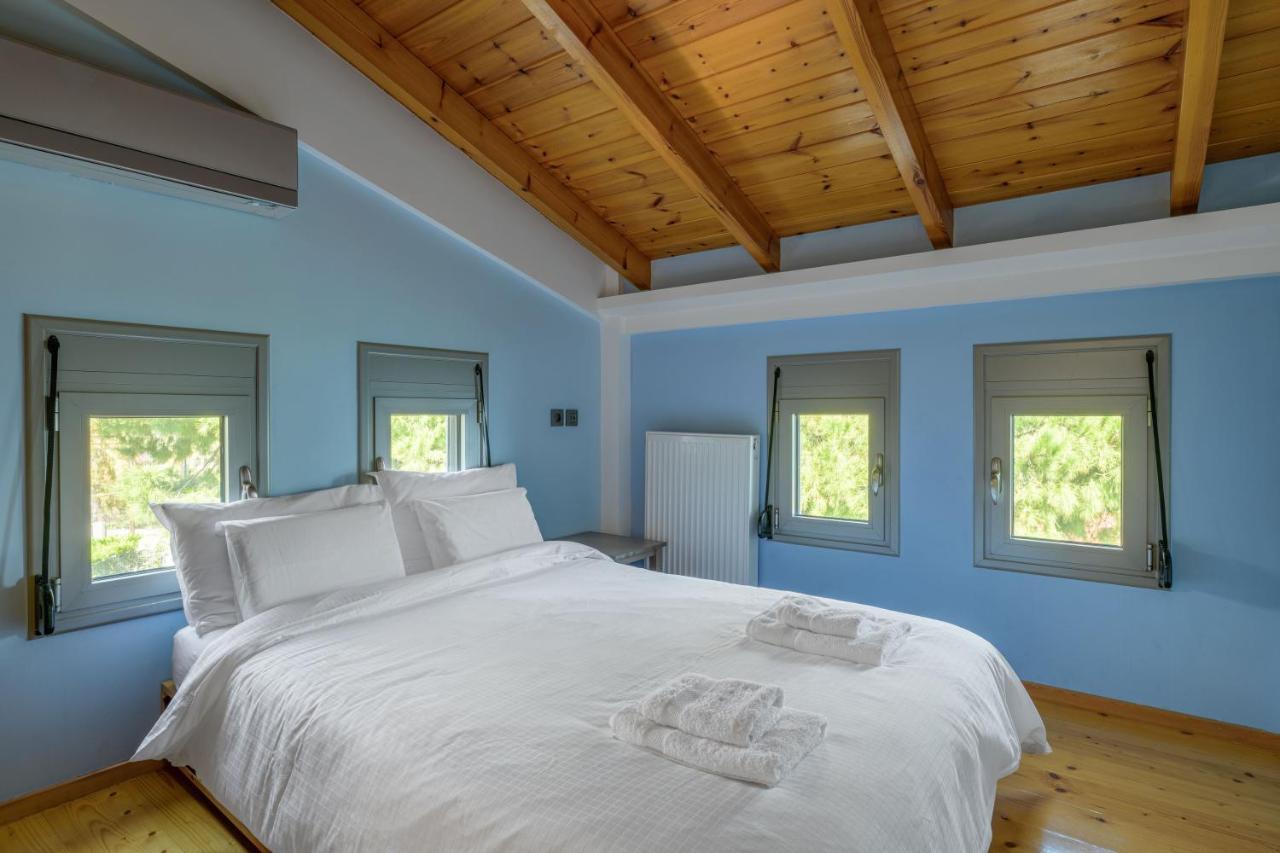 Crystal Beach Villa Chalkís Esterno foto