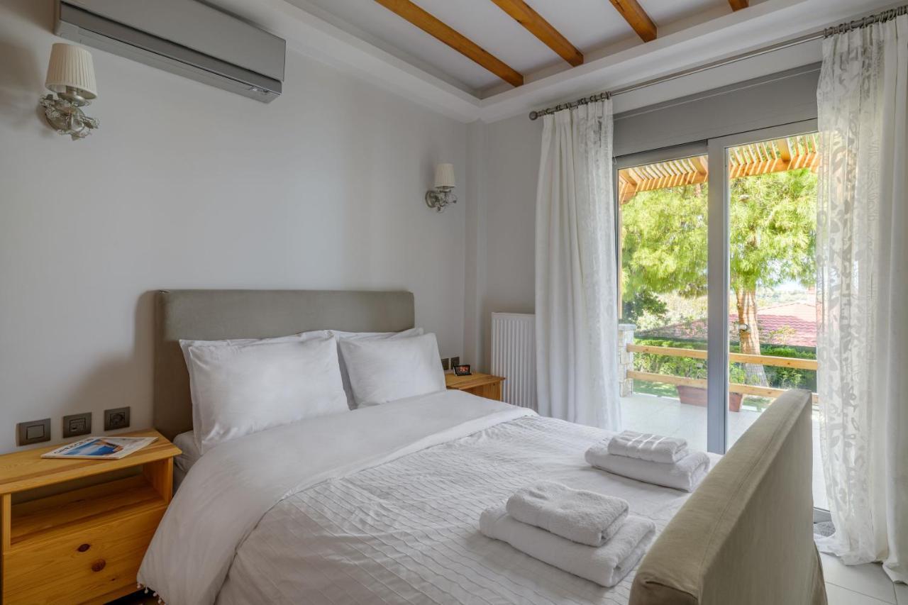 Crystal Beach Villa Chalkís Esterno foto