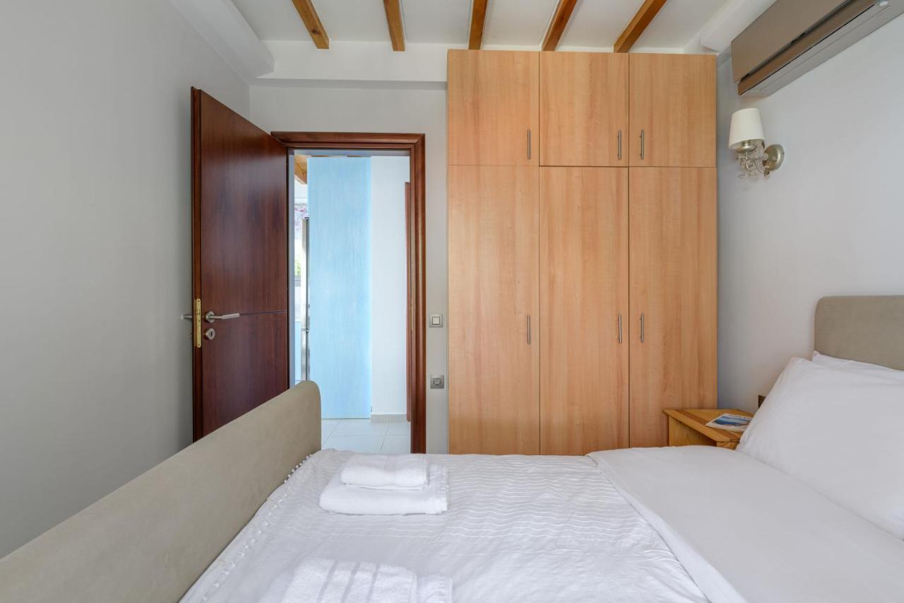 Crystal Beach Villa Chalkís Esterno foto